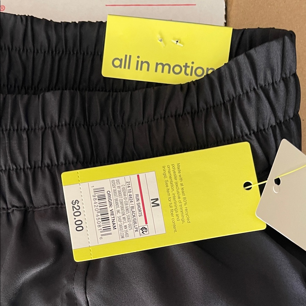 All in Motion Women's Woven Mid-Rise Run Shorts 3" - Picture 2 of 8